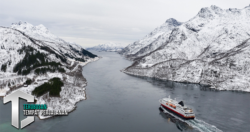 Norwegia: Menikmati Pemandangan Fjord dari Kapal