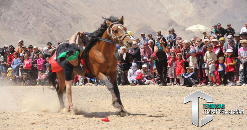 Kirgizstan Pusat Seni dan Kebudayaan
