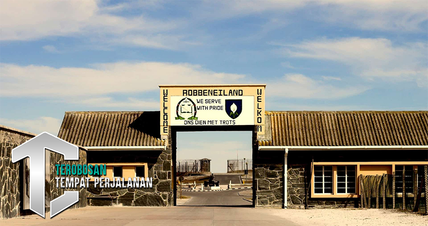 Menyelami Sejarah di Robben Island Museum