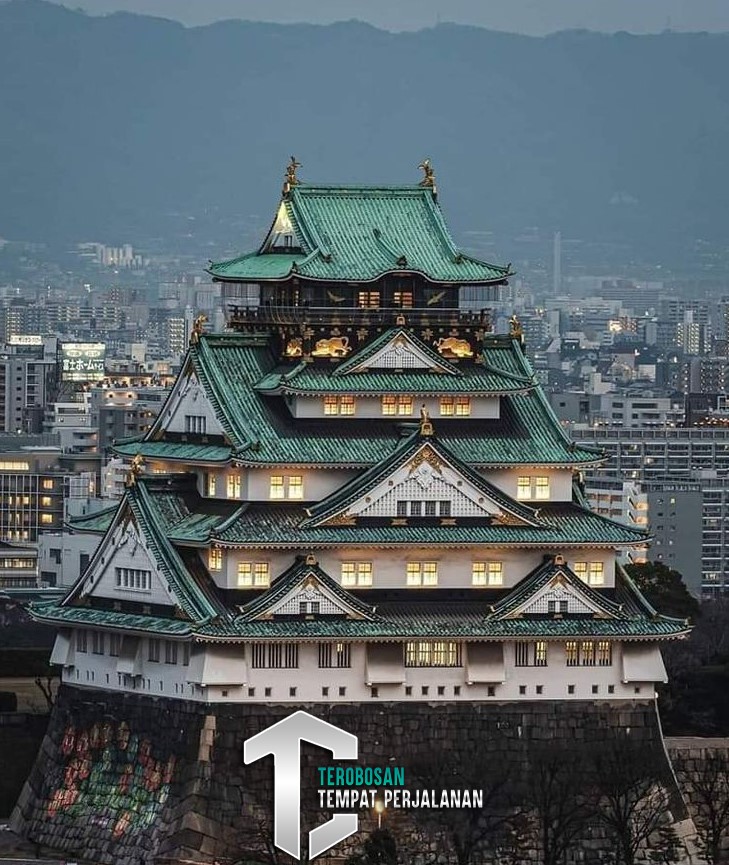 Menjelajah Istana Kekaisaran Tokyo